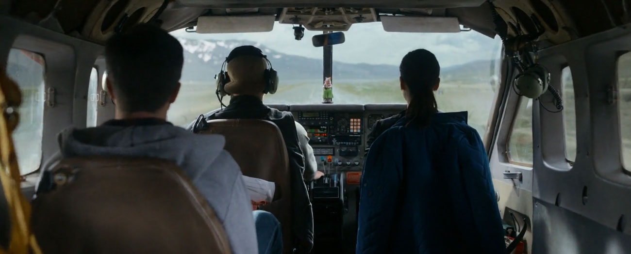 Flight Risk: Ketegangan di Ruang Sempit dengan Eksekusi Fluktuatif