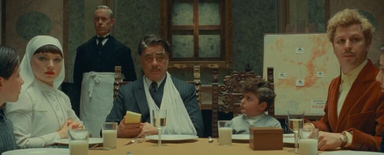 The Phoenician Scheme: Kekacauan Riang ala Wes Anderson